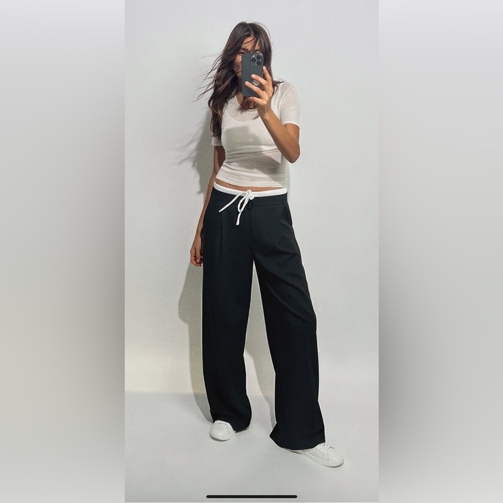 Pant with white elastic